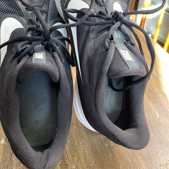 Nike Black and White Athletic Sneakers Men’s Size 15 main image 12